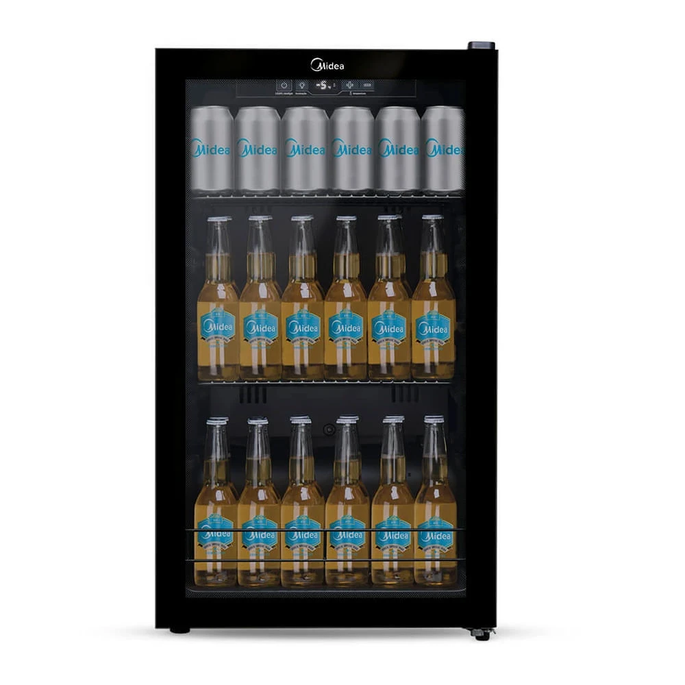 Expositor de refrigerantes com várias garrafas de cerveja e espaços para latas, equipado com sistema de refrigeração em fundo preto.